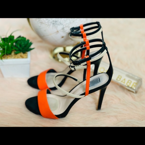 Black & Orange Sandals 👡 - Picture 3 of 9